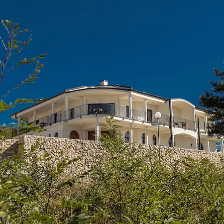 Pansion Preza Πανσιόν Selce