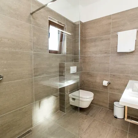 Guest house Pansion Preza Selce