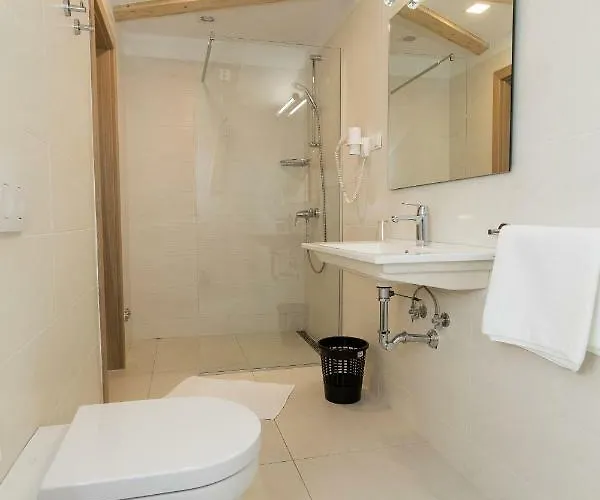 Pansion Preza Vendégház 4*